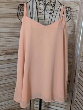 Torrid Womens Tank Top Size 1 Peach Color V-Neck w/Straps Lined Sleeveless